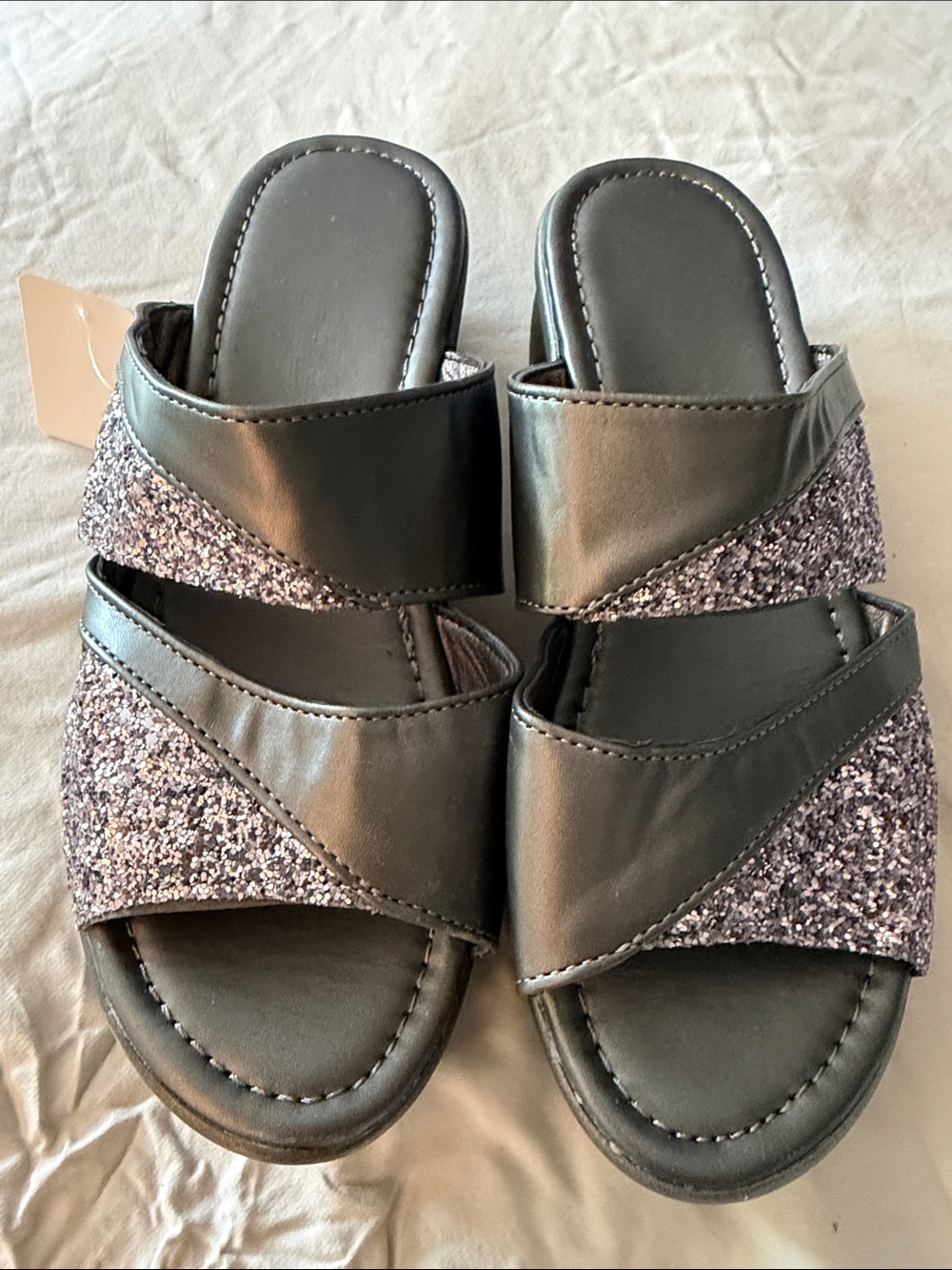 Women’s Glitter Accent Black Slide Sandals
